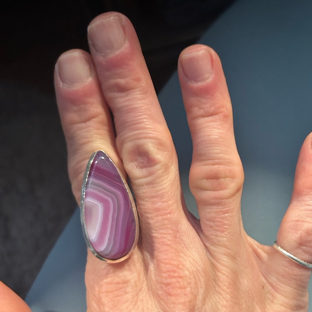 Beautiful pink agate- sz 6.25
